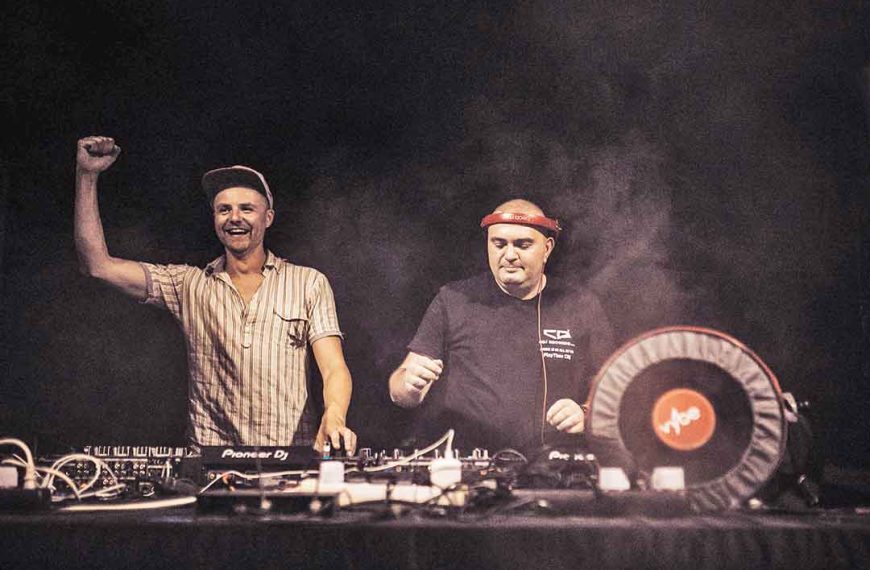 Ne vedem la Untold și plantăm un copac cu sEEn Vybe & CDj