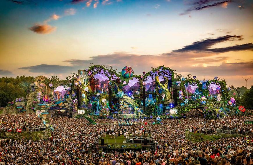 Vezi peste 130 de seturi live complete de la Tomorrowland 2024